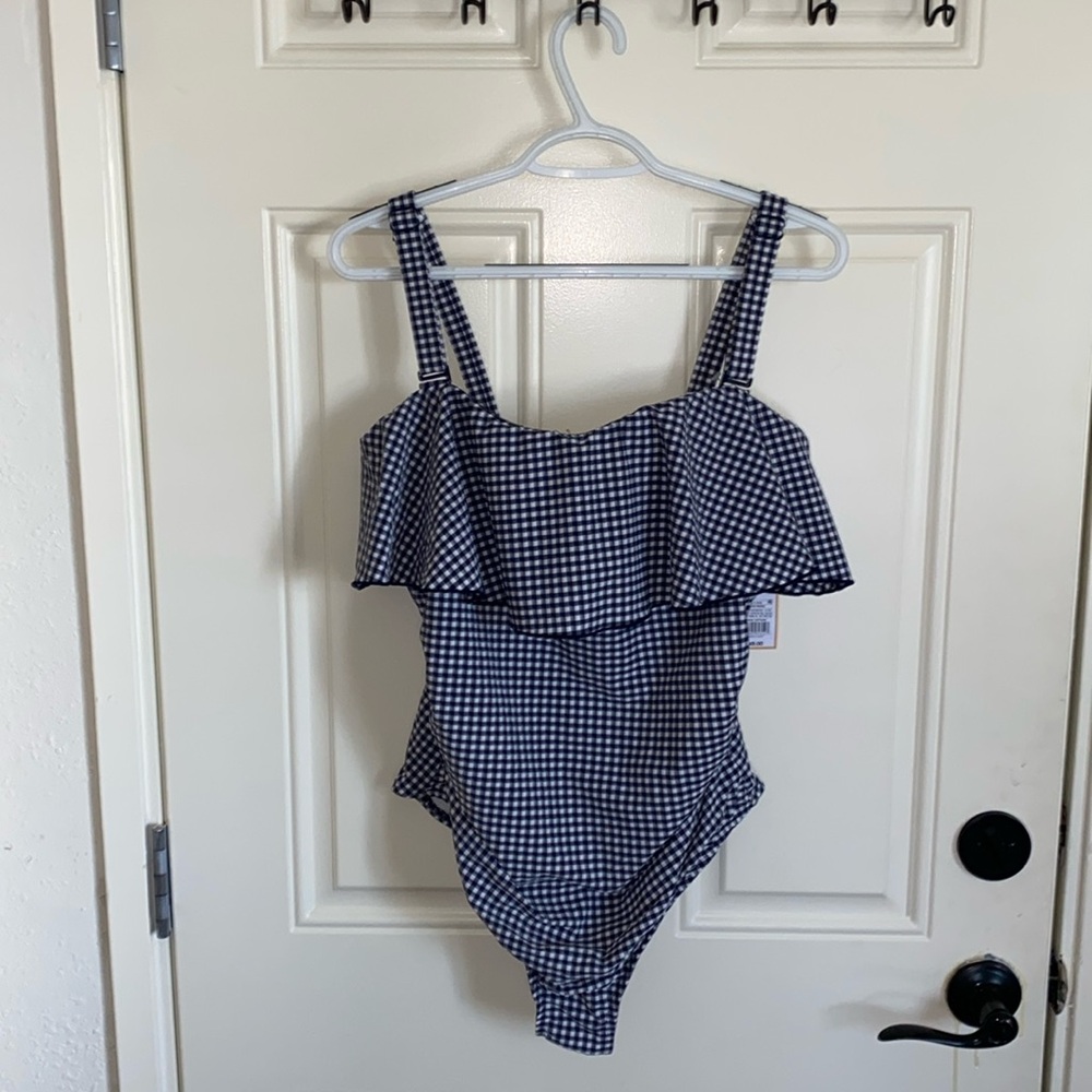 KONA SOL SWIM SUIT. SIZE 14W.